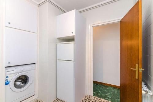 Lloret de Mar Villa Sleeps 12 Pool Wifi