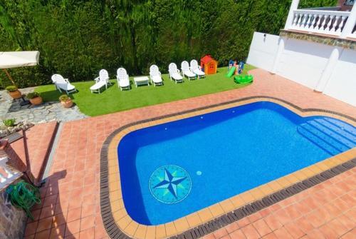 Lloret de Mar Villa Sleeps 8 Pool Air Con Wifi