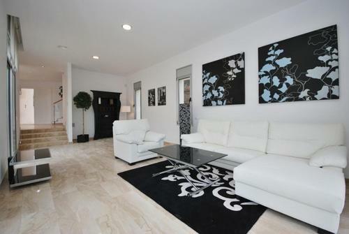 Lloret de Mar Villa Sleeps 8 Pool Air Con Wifi