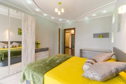 Lloret de Mar Villa Sleeps 8 Pool Air Con Wifi