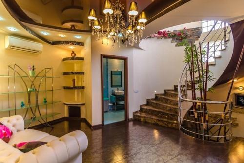 Lloret de Mar Villa Sleeps 8 Pool Air Con Wifi