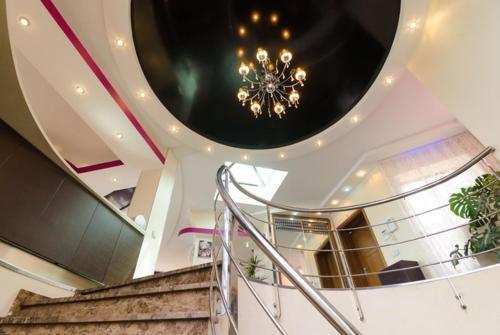 Lloret de Mar Villa Sleeps 8 Pool Air Con Wifi