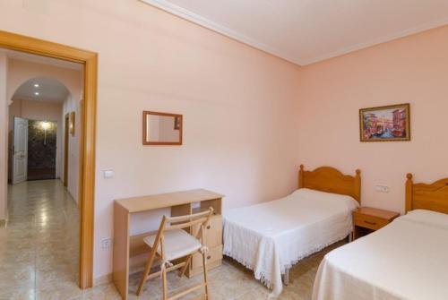 Lloret de Mar Villa Sleeps 12 Pool Wifi