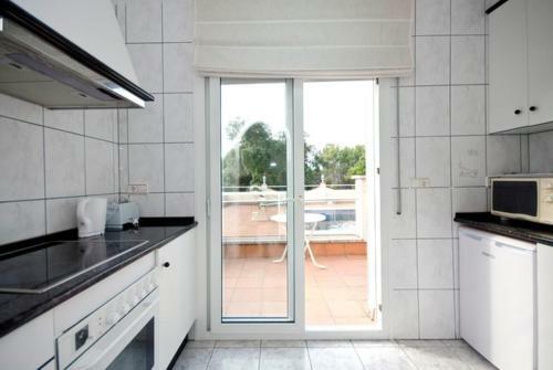 Lloret de Mar Villa Sleeps 8 Pool Wifi