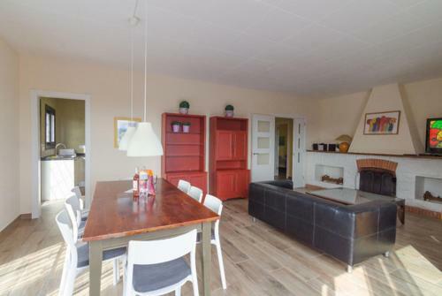 Lloret de Mar Villa Sleeps 14 Pool Wifi