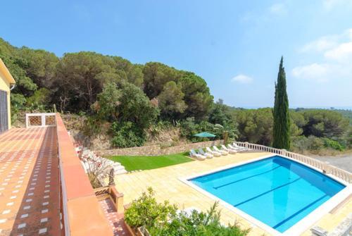 Lloret de Mar Villa Sleeps 14 Pool Wifi