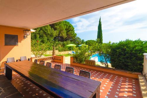 Lloret de Mar Villa Sleeps 14 Pool Wifi
