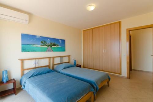 Lloret de Mar Villa Sleeps 8 Pool Air Con Wifi