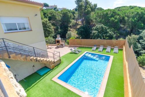 Lloret de Mar Villa Sleeps 6 Pool Air Con Wifi