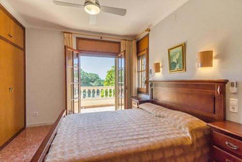 Lloret de Mar Villa Sleeps 6 Pool Wifi