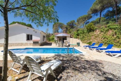 Lloret de Mar Villa Sleeps 6 Pool Air Con Wifi