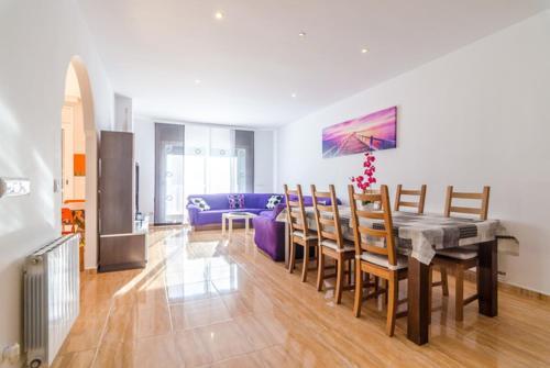 Lloret de Mar Villa Sleeps 18 Pool Wifi