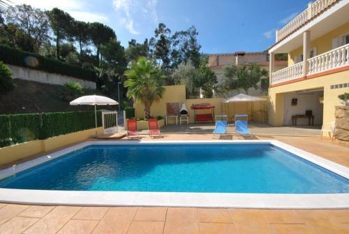 Lloret de Mar Villa Sleeps 18 Pool Wifi