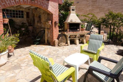 Lloret de Mar Villa Sleeps 8 Pool Wifi