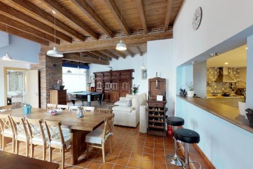 Lloret de Mar Villa Sleeps 10 Pool Air Con Wifi