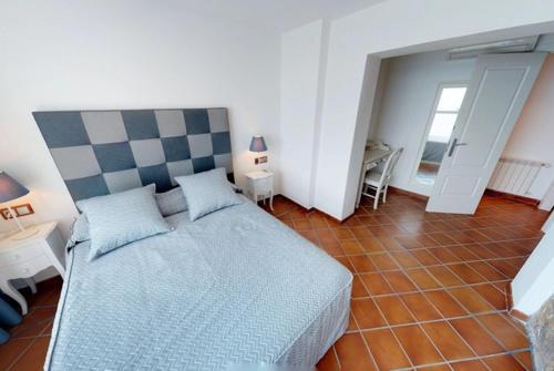 Lloret de Mar Villa Sleeps 10 Pool Air Con Wifi