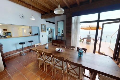 Lloret de Mar Villa Sleeps 10 Pool Air Con Wifi