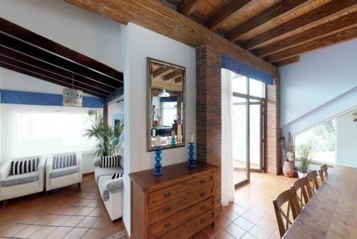 Lloret de Mar Villa Sleeps 10 Pool Air Con Wifi