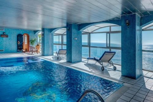 Lloret de Mar Villa Sleeps 10 Pool Air Con Wifi