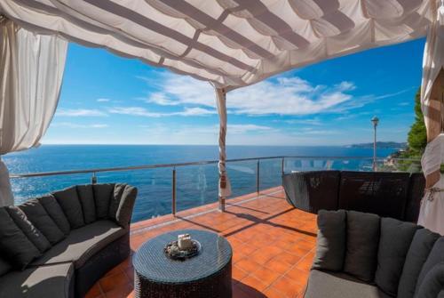 Lloret de Mar Villa Sleeps 10 Pool Air Con Wifi