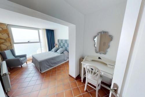 Lloret de Mar Villa Sleeps 10 Pool Air Con Wifi