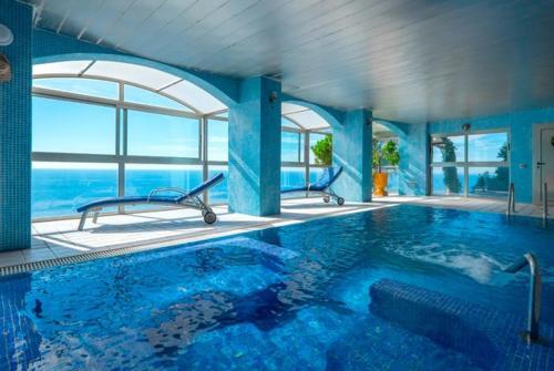 Lloret de Mar Villa Sleeps 10 Pool Air Con Wifi