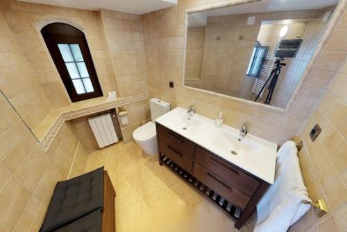Lloret de Mar Villa Sleeps 10 Pool Air Con Wifi