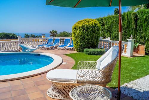 Lloret de Mar Villa Sleeps 6 Pool Wifi