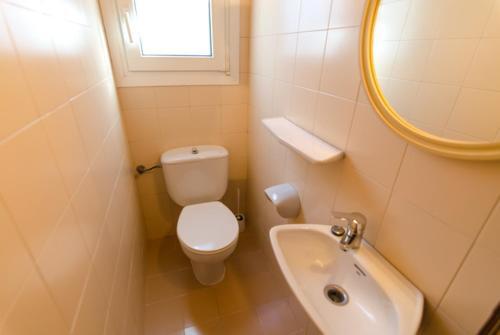 Lloret de Mar Villa Sleeps 6 Pool Wifi
