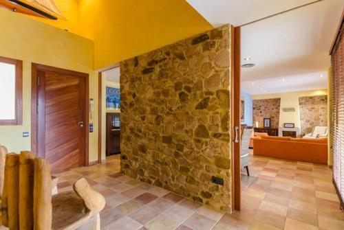Lloret de Mar Villa Sleeps 7 Pool Air Con Wifi