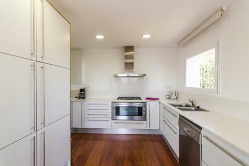 Lloret de Mar Villa Sleeps 6 Pool Wifi