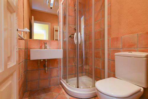 Lloret de Mar Villa Sleeps 6 Pool Wifi