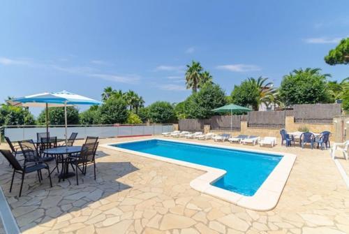 Lloret de Mar Villa Sleeps 10 Pool Air Con Wifi