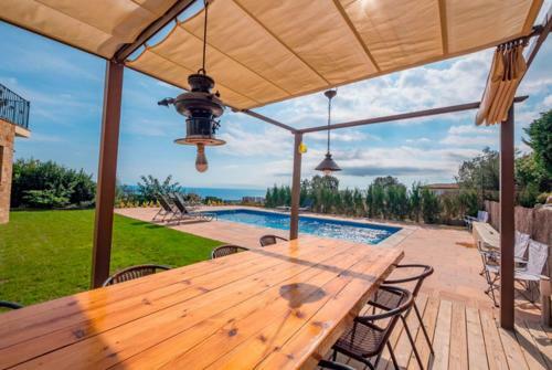Platja D'aro Villa Sleeps 8 Pool Wifi