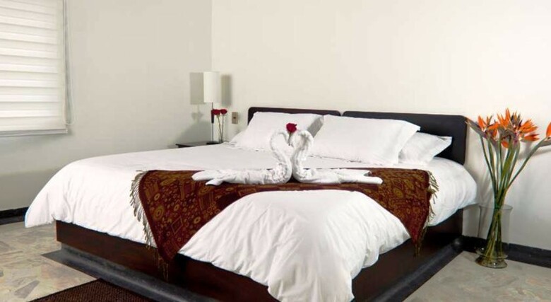 Hotel Calasanz Real