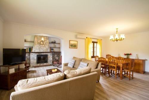 Sant Antoni de Calonge Villa Sleeps 8 Pool Air Con