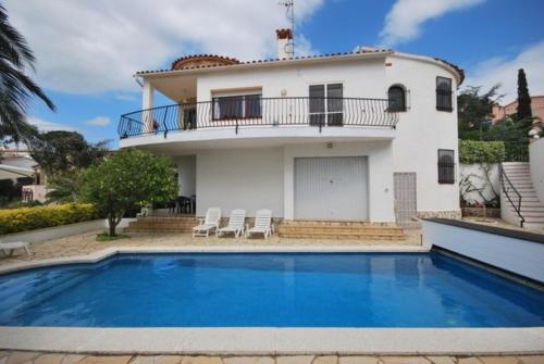 Sant Antoni de Calonge Villa Sleeps 6 Pool Wifi