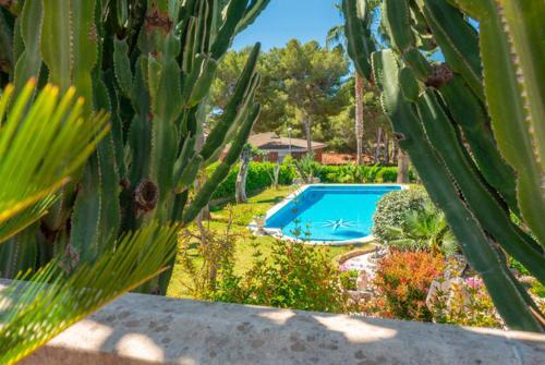 Segur de Calafell Villa Sleeps 8 Pool Air Con Wifi