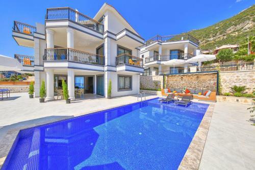 Kalkan Villa Sleeps 6 Pool Air Con Wifi
