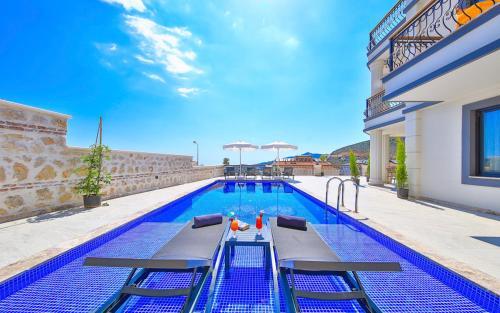 Kalkan Villa Sleeps 6 Pool Air Con Wifi