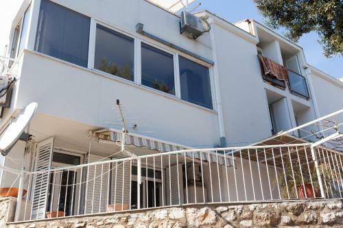 Hostal Studio And Room Lena