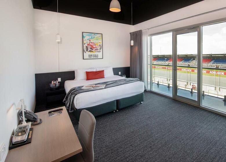 Hotel Rydges Pit Lane