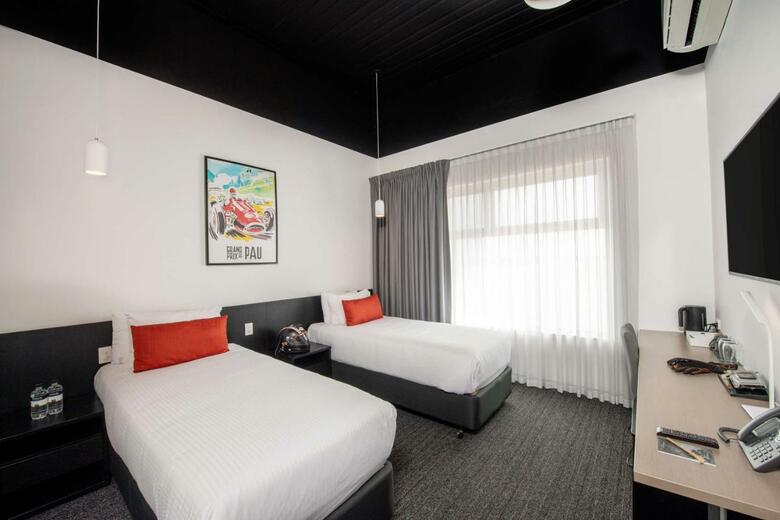 Hotel Rydges Pit Lane