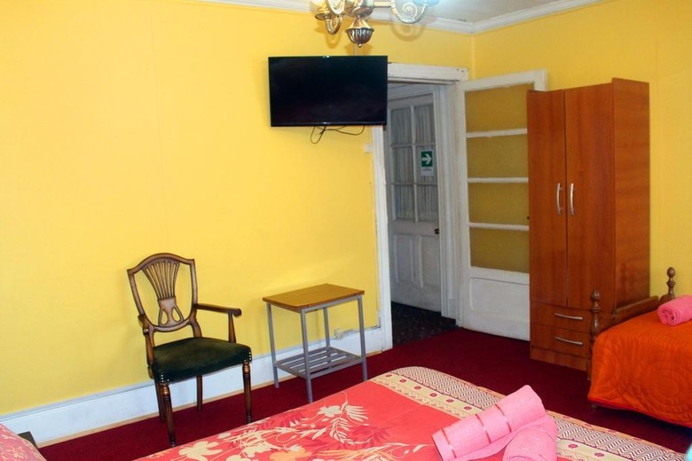 Hostal Residencial Bulnes
