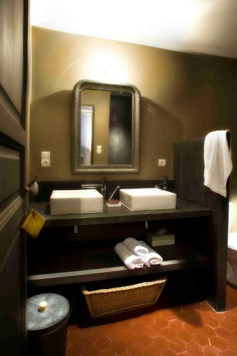 Hostal Hotel Des Colonnes-maison D'h�tes Depuis 2009