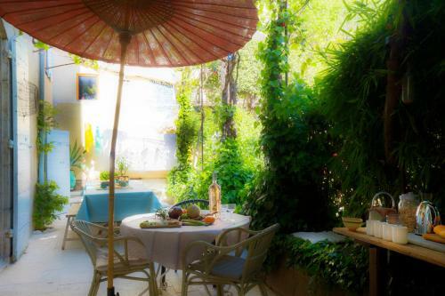 Hostal Hotel Des Colonnes-maison D'h�tes Depuis 2009