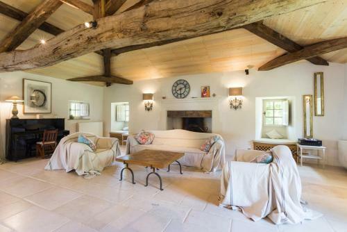 Vieux-mareuil Villa Sleeps 12 Pool Wifi