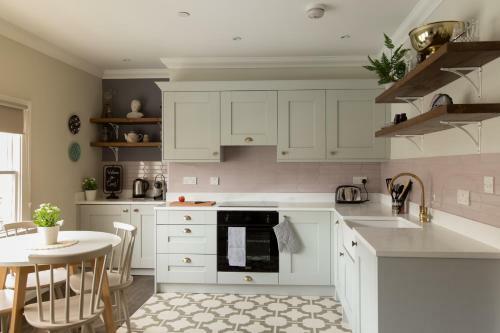 Vesta Central Bath Apartment