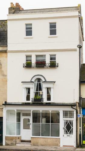Vesta Central Bath Apartment