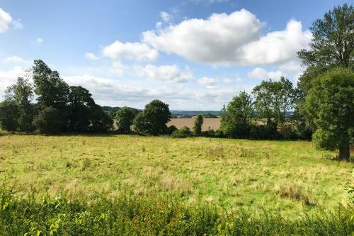 Dursley Chateau Sleeps 19 Wifi